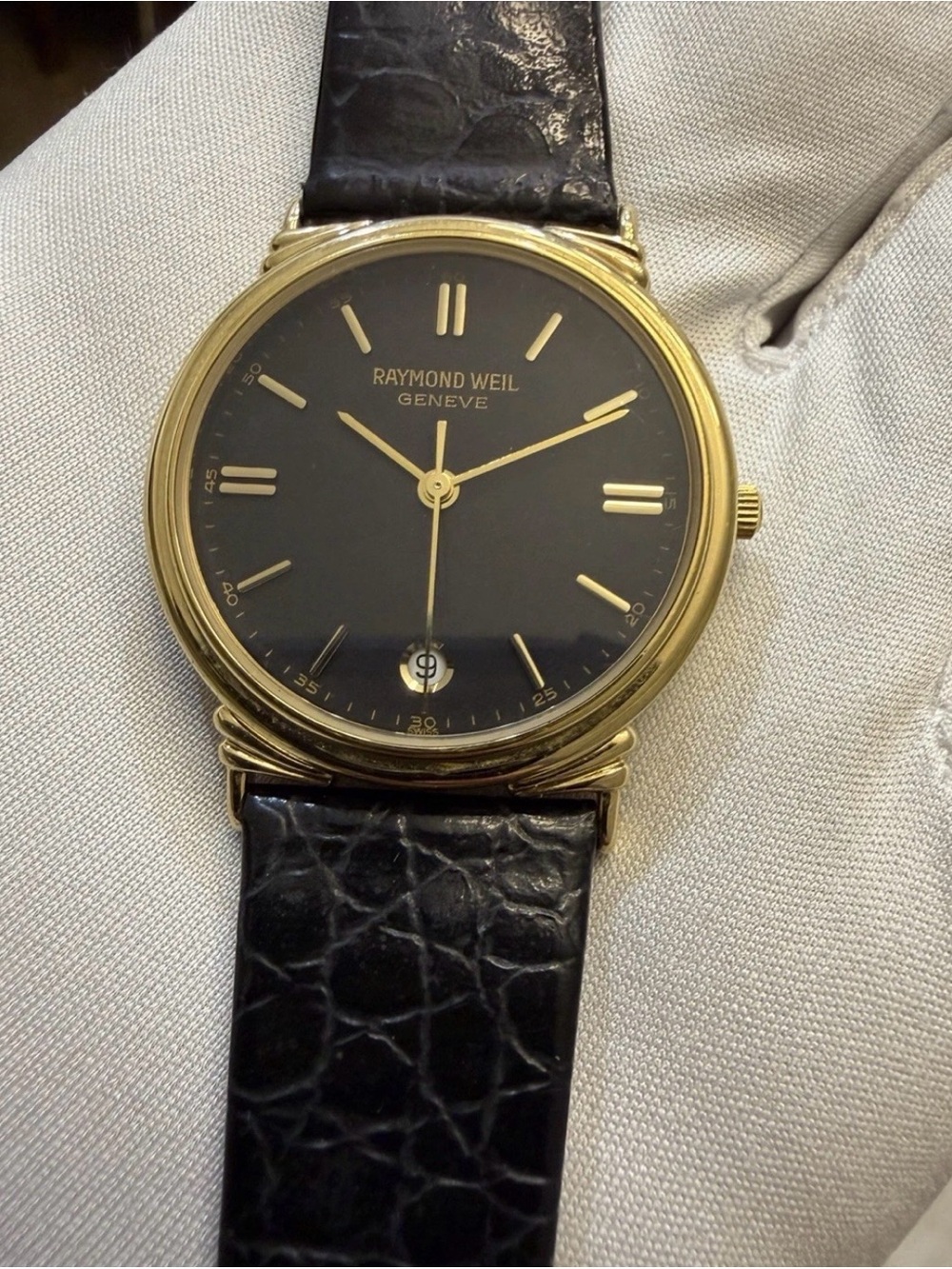 Vintage Raymond Weil Geneve 5631 18K Gold Plated Black Dial Unisex Dress Watch